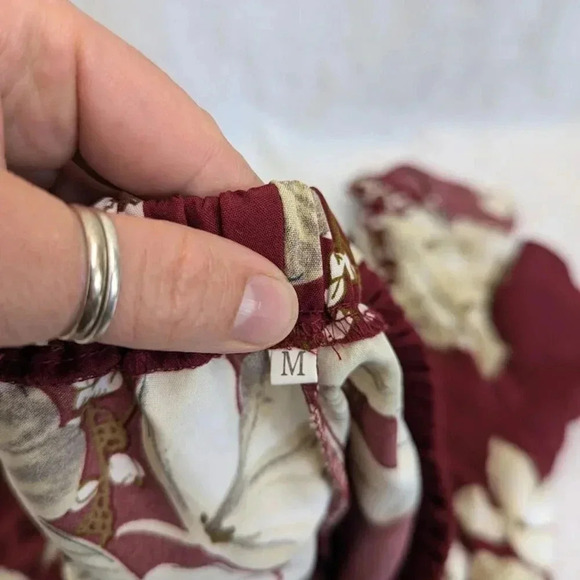 2 piece burgundy & cream floral, high waist shorts & crop top, Women's M O14 - Picture 8 of 8